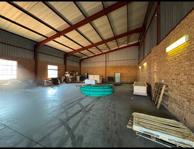 250M² WAREHOUSE TO LET IN CHLOORKOP